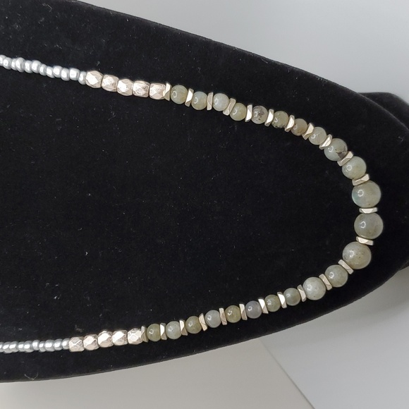 Very long natural bead Banana Republic necklace - Picture 5 of 8